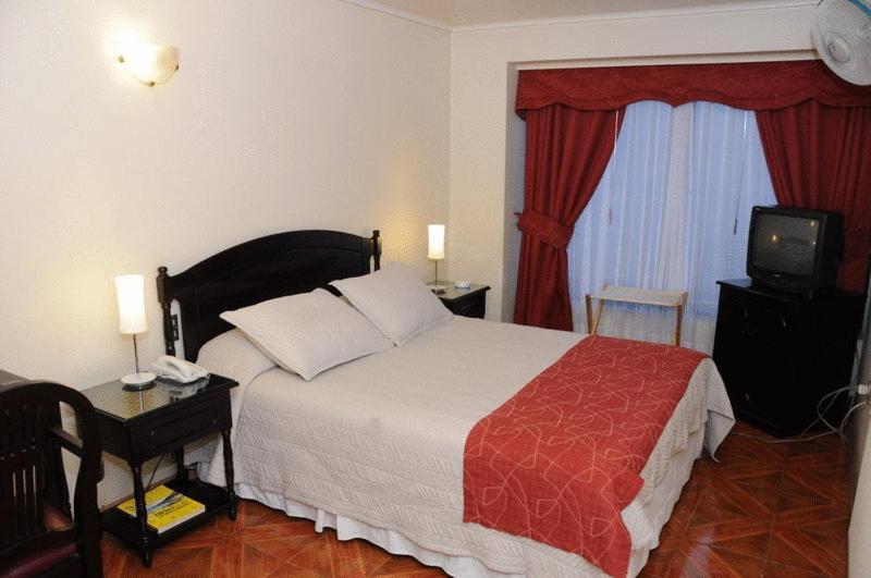 Hotel Puerta De Alcala Valparaíso Rum bild